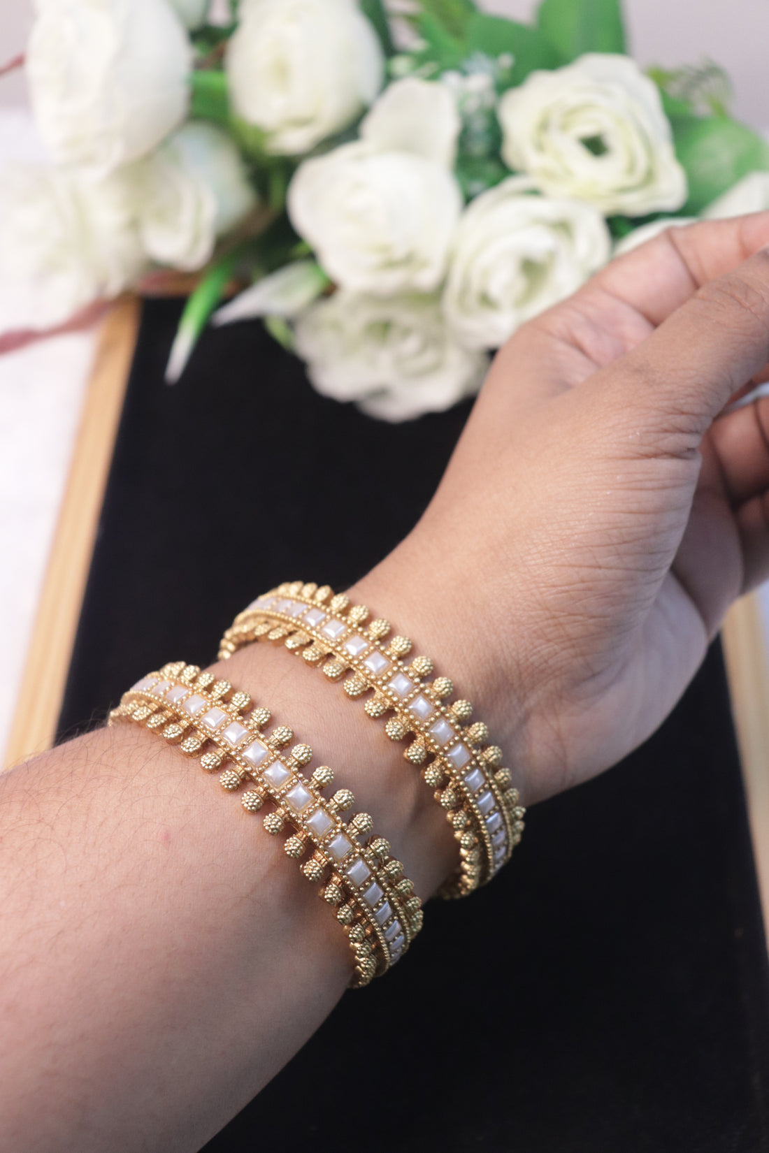 Antique Gold Stone Bangles