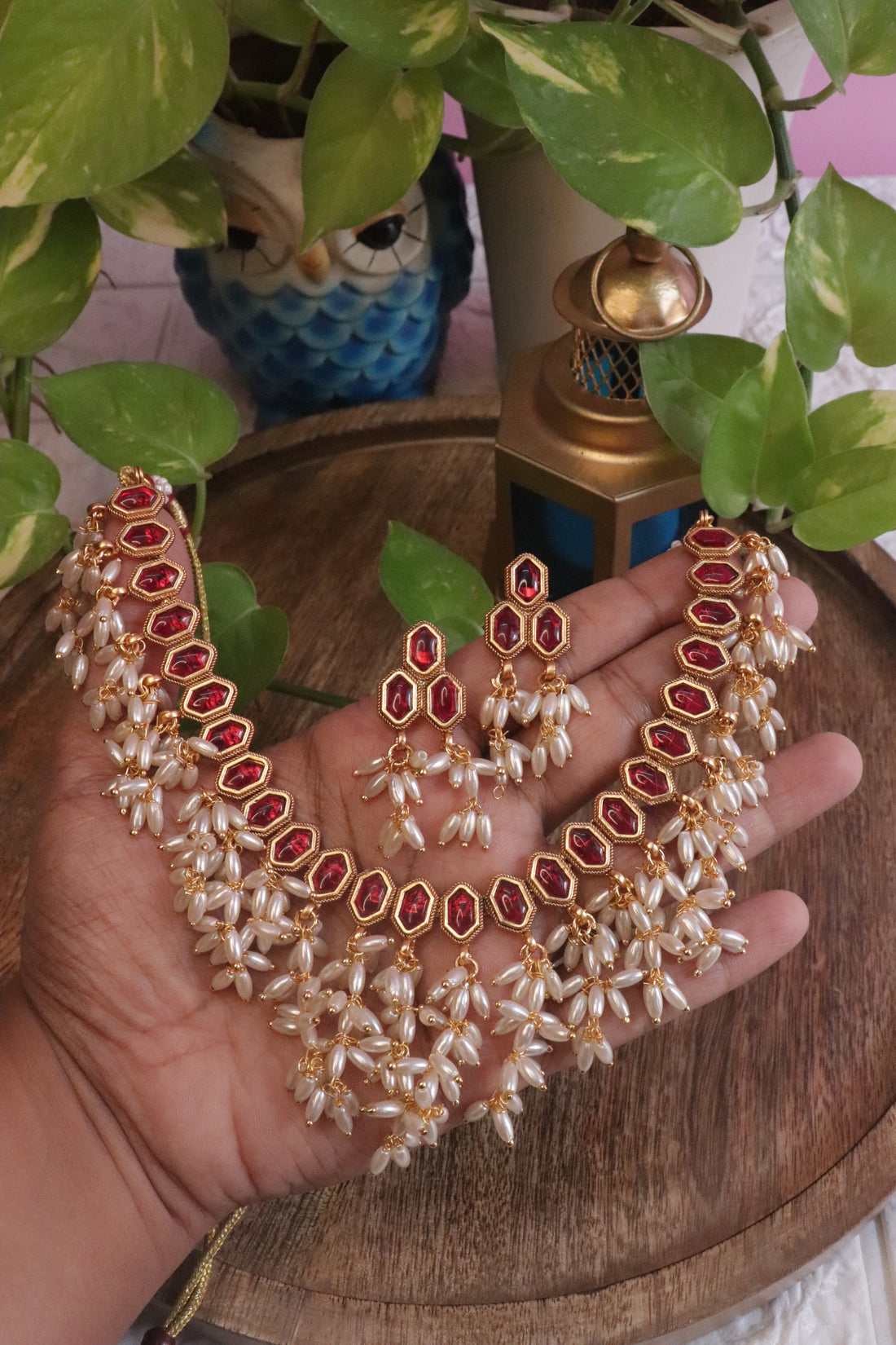 Hexa-Stone Pearl Matte Necklace Set (Ruby / Emerald)