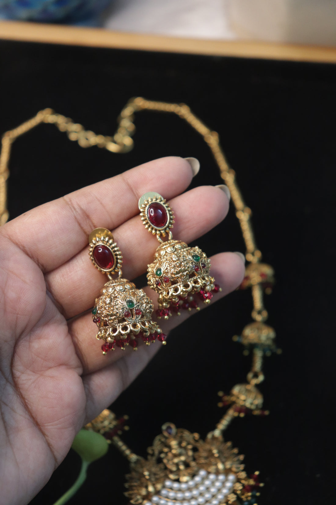 Devi Pearl Matte Necklace Set