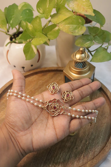 Roselle Pearl Choker Necklace Set