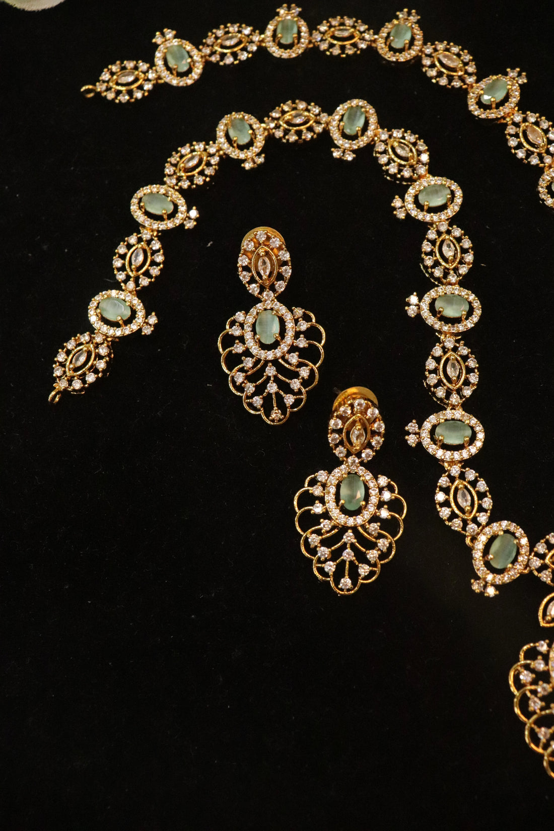Mint Glow Diamond Finish Necklace Set