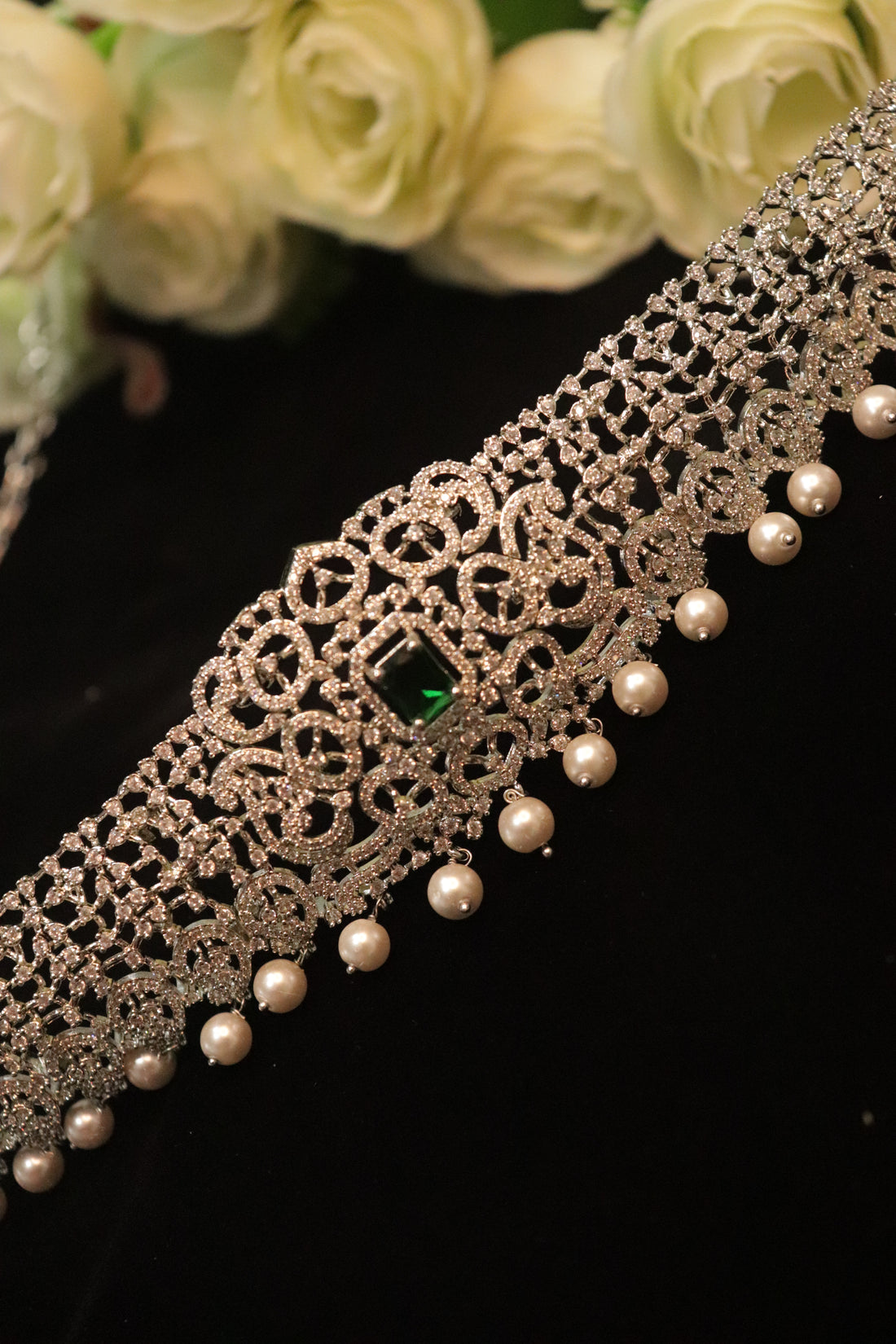 Emerald Glow White AD Rhodium Hipbelt