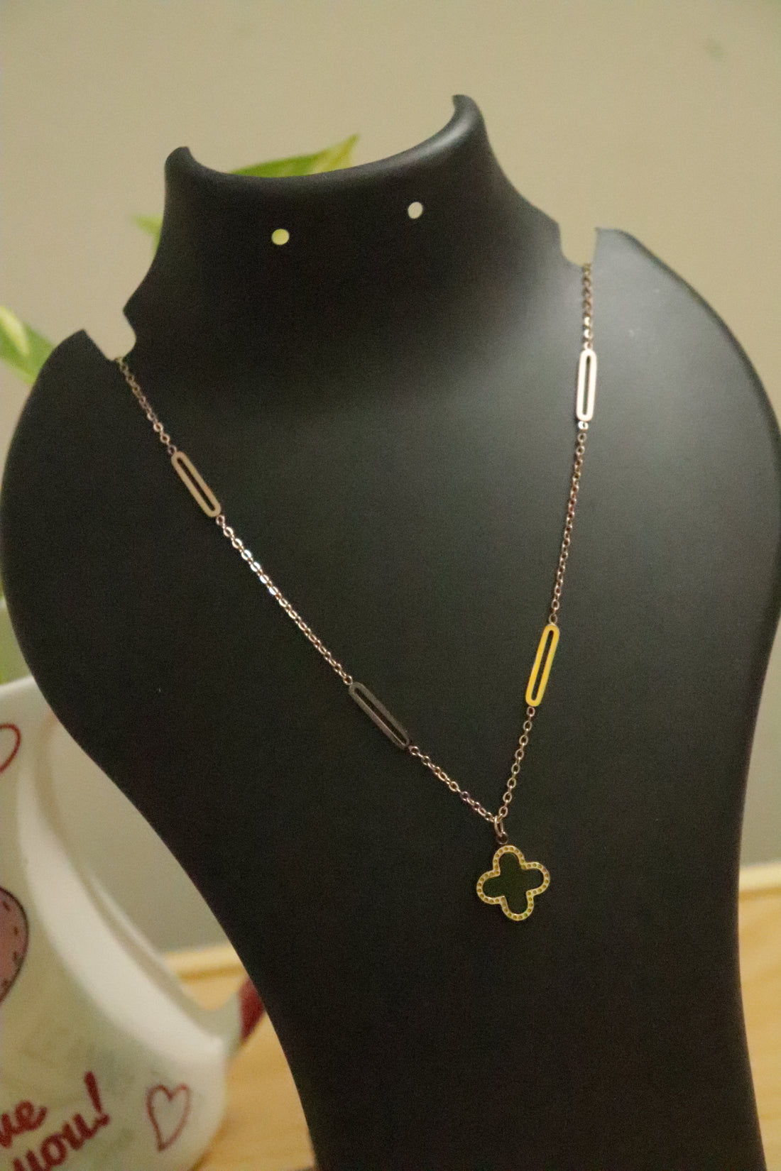 Premium Reversible Anti-Tarnish Clover Pendant Chain
