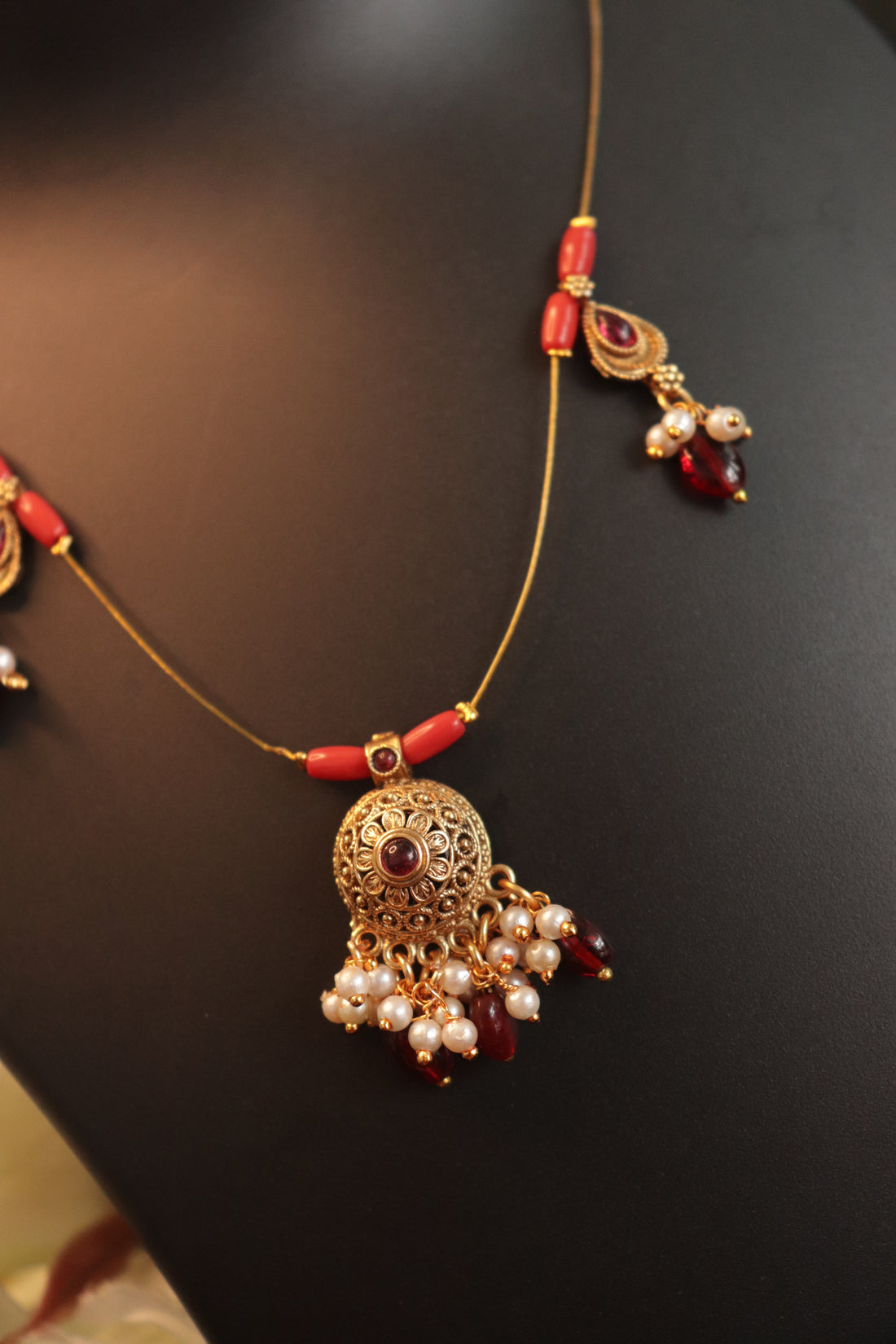 Elegant Coral Beads Invisible Necklace with Pearl Dangling Pendant