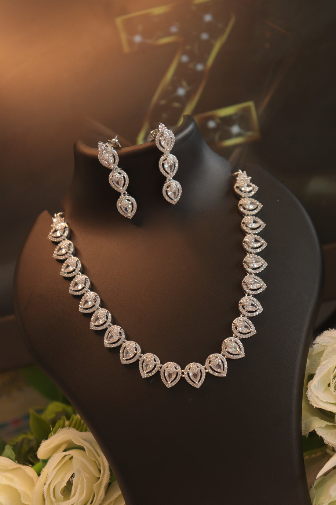 Luxury Teardrop AD Necklace Set with Matching Earrings