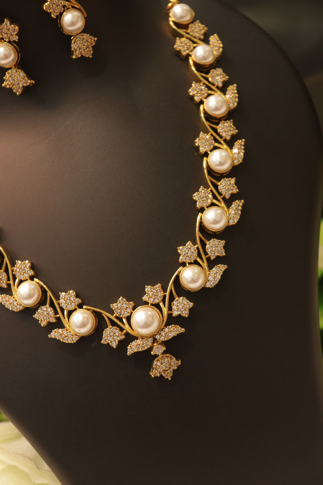 Pearl Bloom AD Necklace Set