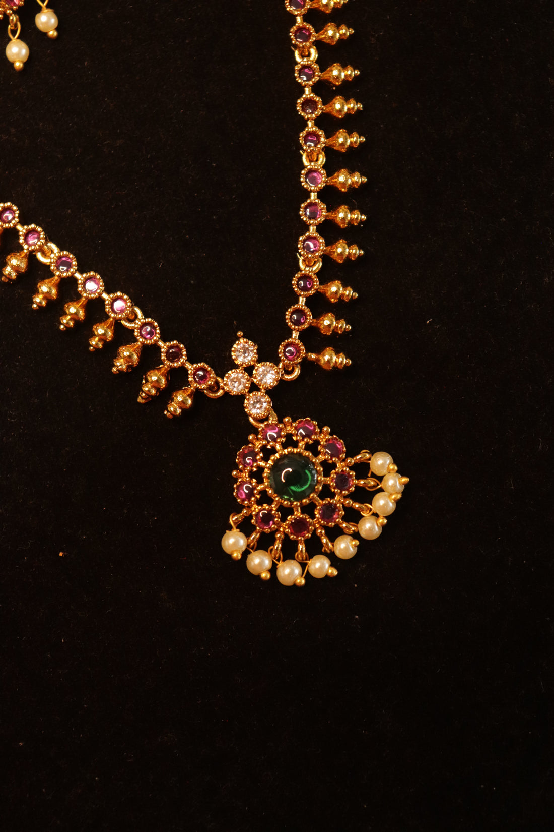Emerald Royale Antique AD Necklace Set