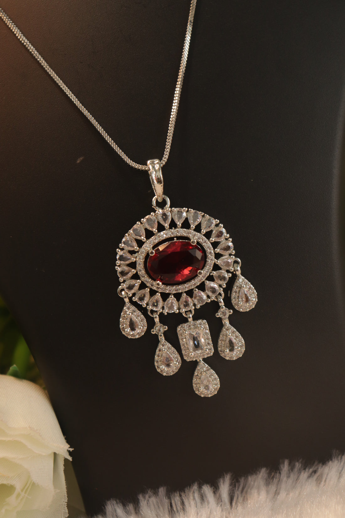 Halo Luxe Pendant Set - Red