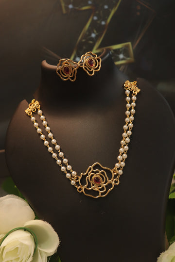 Roselle Pearl Choker Necklace Set