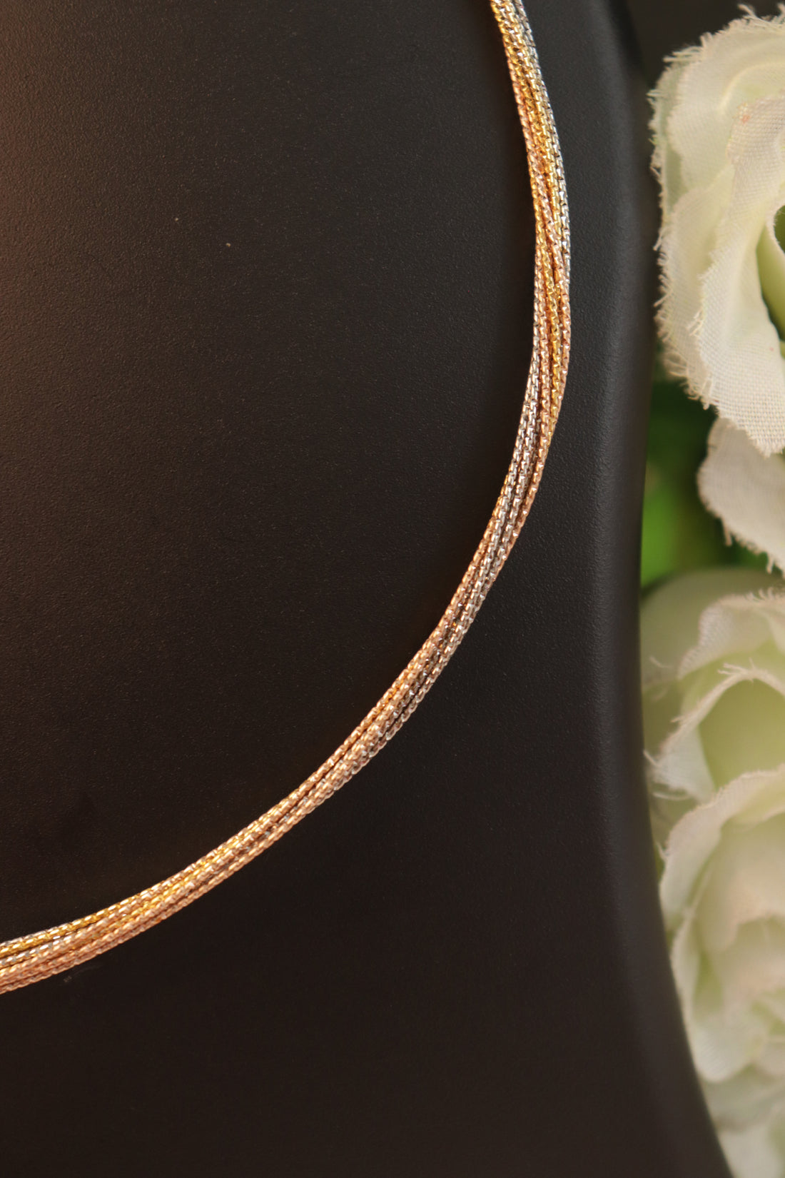 Trinity Twirl Hasli Chain